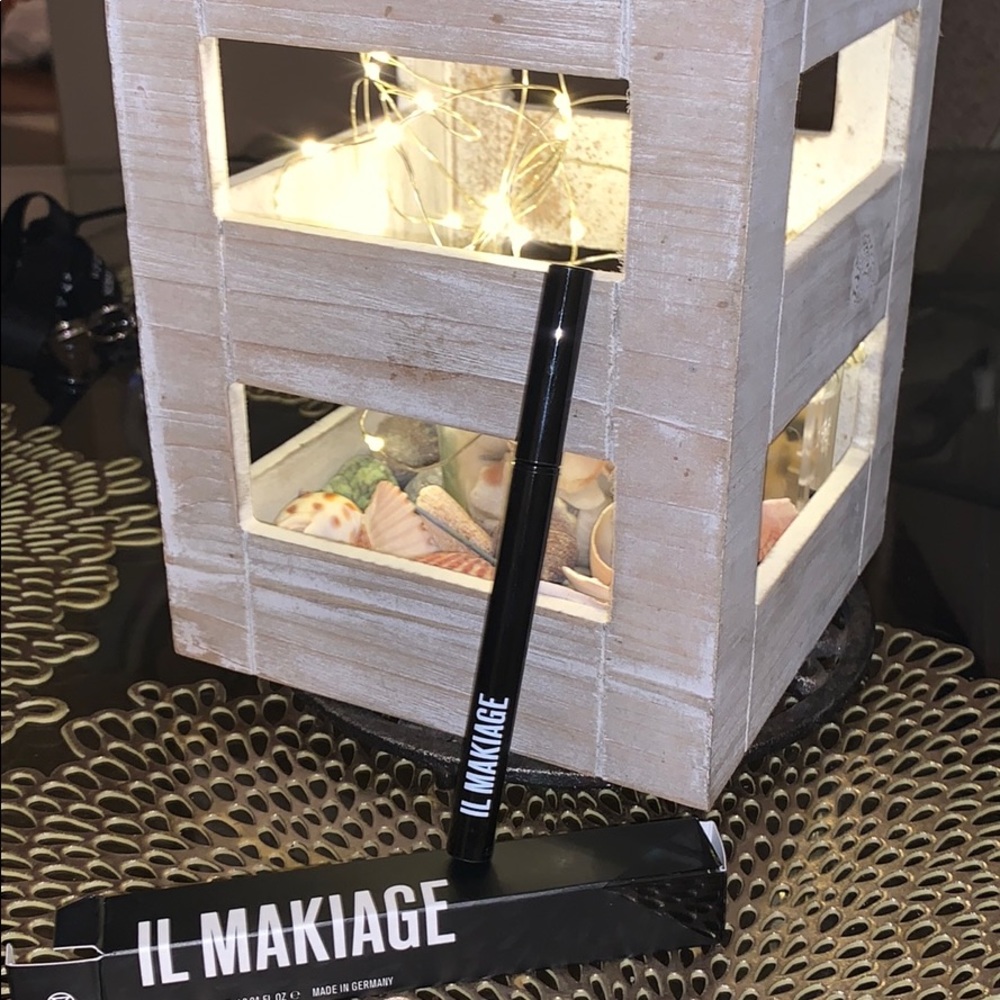 IL MAKIAGE ink liner SOLD ON ANOTHER SITE